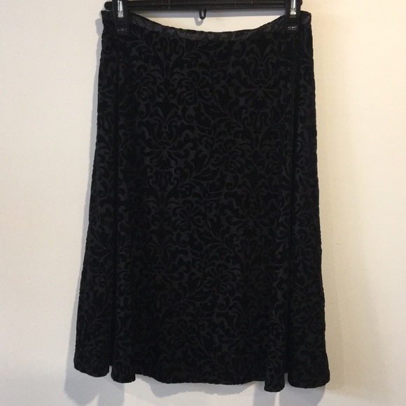 TALBOTS Women’s Knee-Length Velvet Skirt Size 2 - Picture 8 of 8